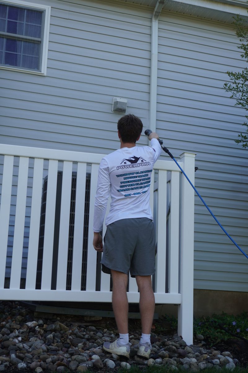 Gutter cleaning service